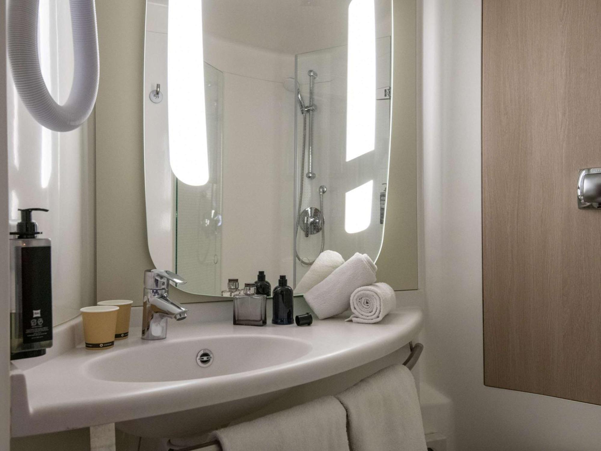 Ibis Golfe De Saint-Tropez Hotel Cogolin Eksteriør billede