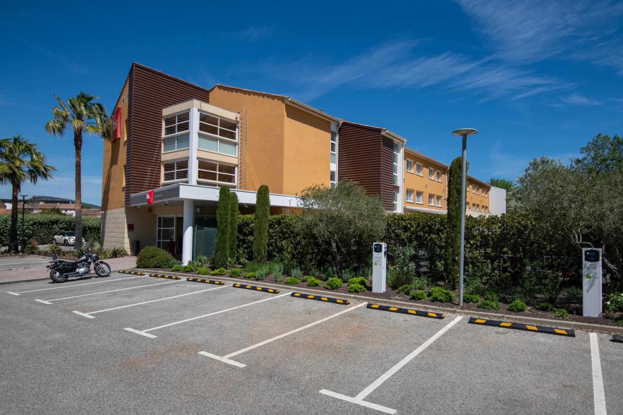 Ibis Golfe De Saint-Tropez Hotel Cogolin Eksteriør billede