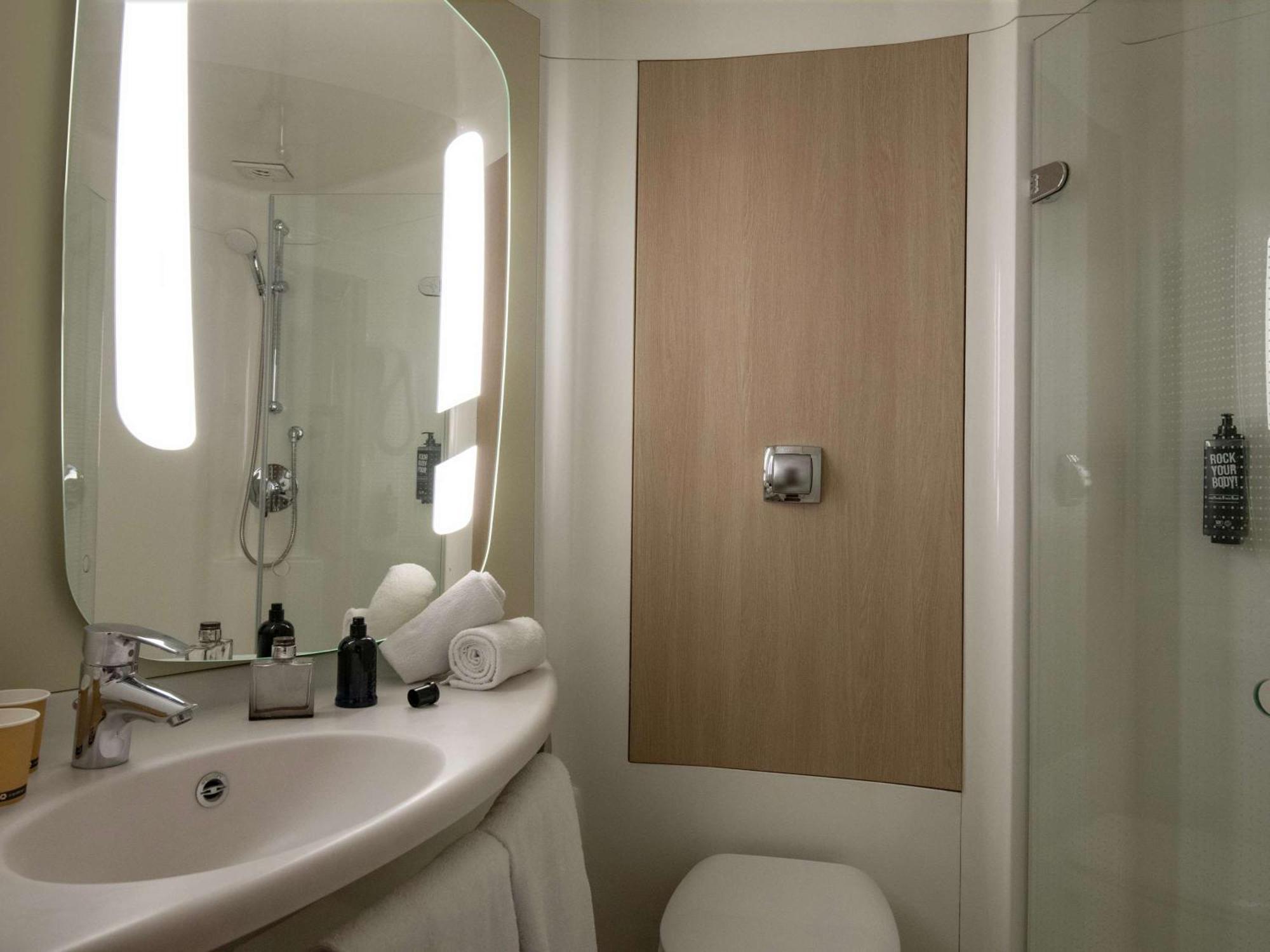 Ibis Golfe De Saint-Tropez Hotel Cogolin Eksteriør billede
